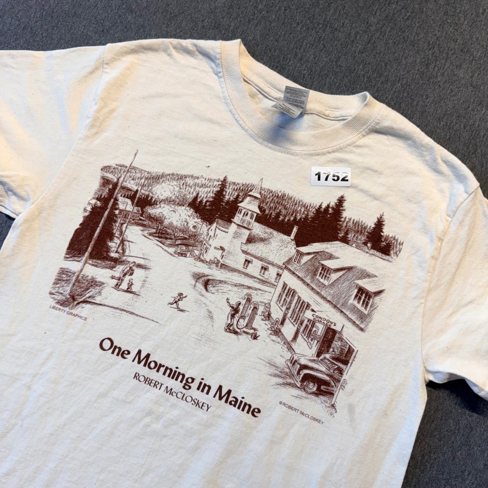 Liberty Graphics One Morning in Maine Robert McCloskey T-Shirt Mens Small Cream